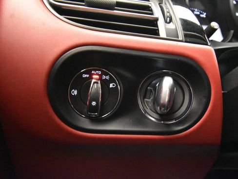 Used 2022 Porsche Macan S image 21