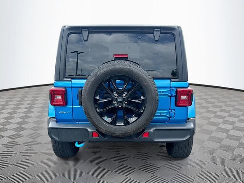 Used 2022 Jeep Wrangler Unlimited Sahara w/ Cold Weather Group AWD/4WD image 7
