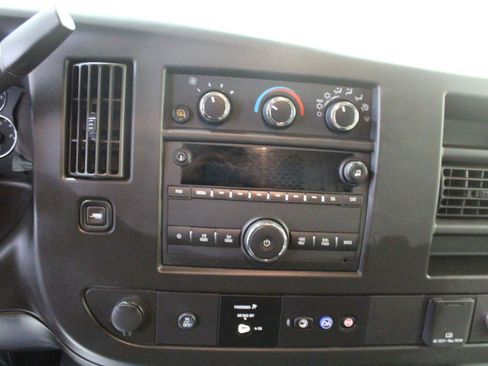Used 2022 Chevrolet Express 3500 Extended w/ Driver Convenience Package RWD image 15