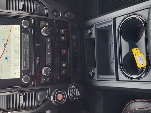 Used 2024 Nissan Titan PRO-4X w/ Pro-4x Convenience Package image 16