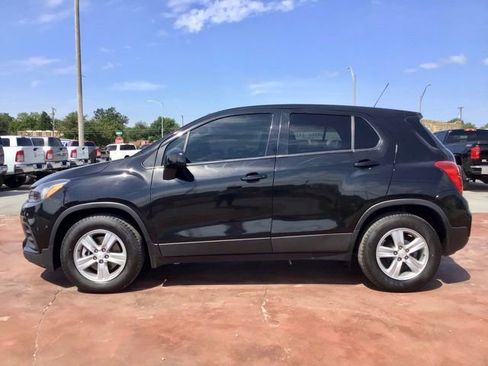 Used 2021 Chevrolet Trax LS w/ Tint and Cruise Package image 2