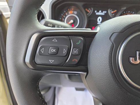 Used 2025 Jeep Wrangler Sport AWD/4WD image 30