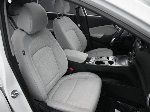 Used 2023 Hyundai Kona SEL image 40