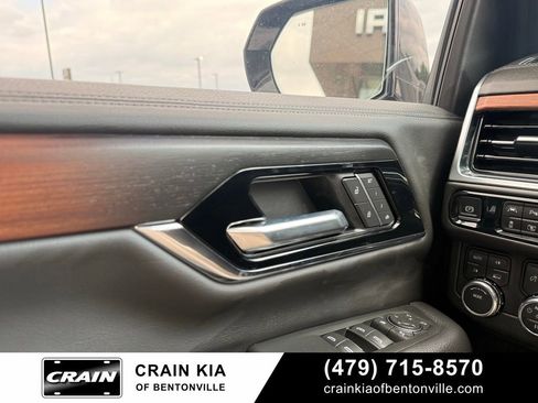 Used 2026 GMC Yukon Denali w/ Sun & Power Step Package AWD/4WD image 9