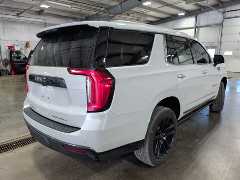 Used 2023 GMC Yukon Denali Ultimate AWD/4WD image 3