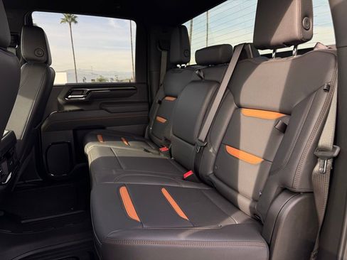 Used 2025 GMC Sierra 2500 AT4 image 4