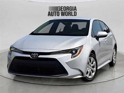 Used 2023 Toyota Corolla LE FWD image 5
