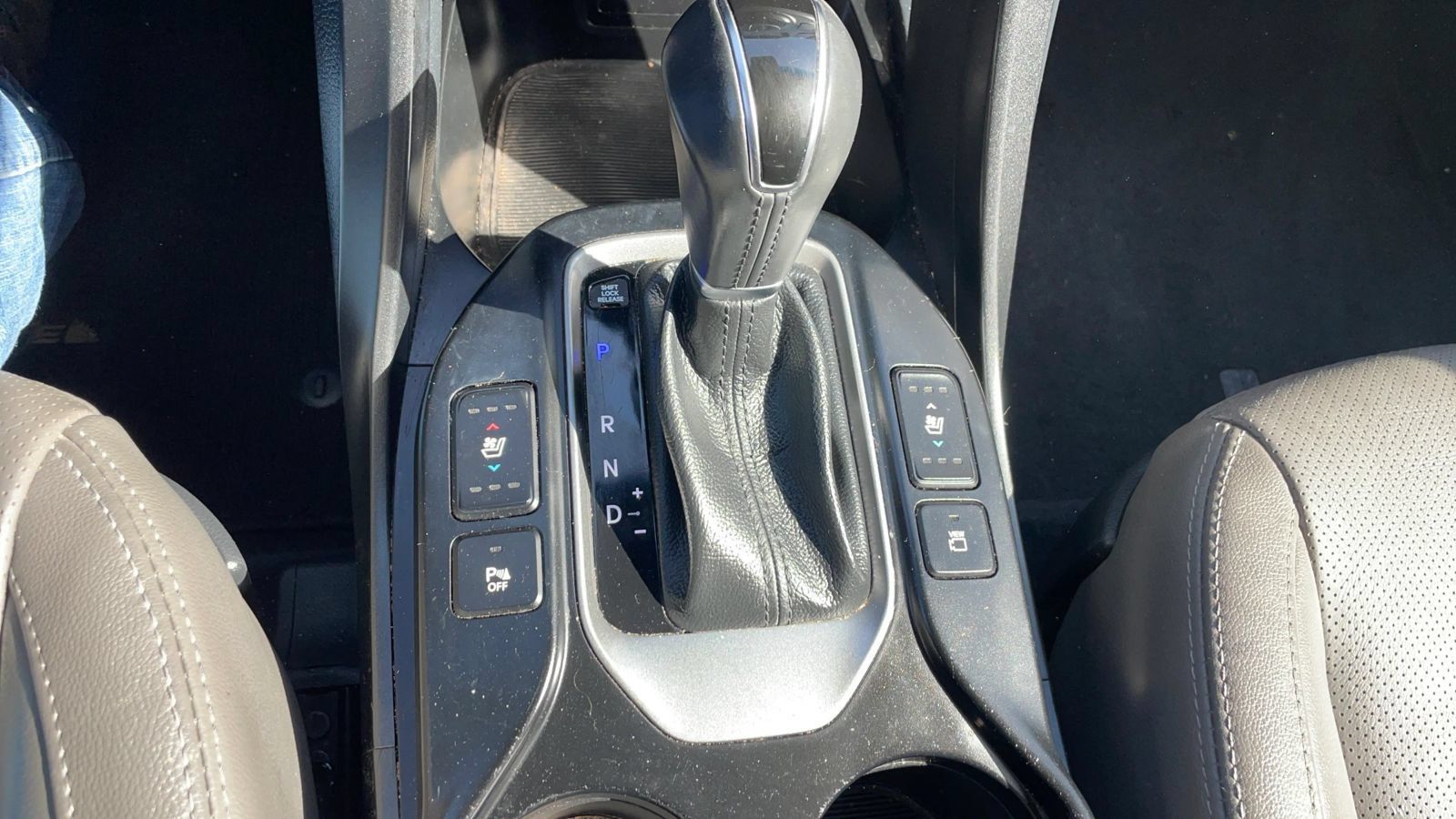Used 2018 Hyundai Santa Fe FWD image 15