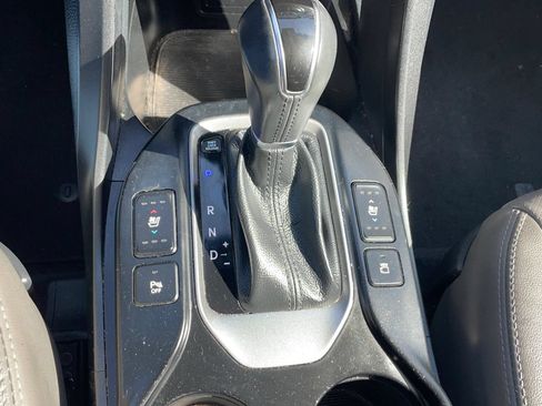 Used 2018 Hyundai Santa Fe FWD image 15