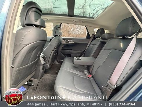 Certified 2025 Kia Sportage EX w/ EX Premium Package image 10