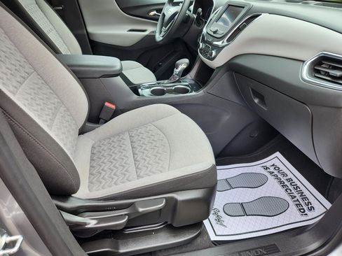 Used 2024 Chevrolet Equinox LT image 48
