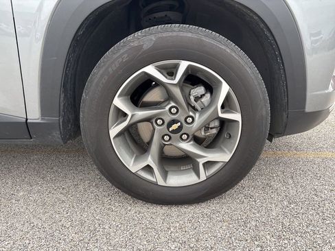 Used 2025 Chevrolet Trax LT image 13