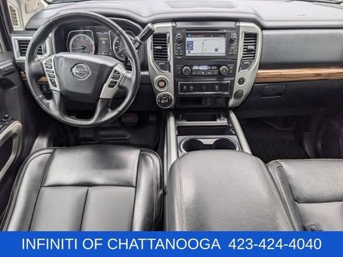 Used 2018 Nissan Titan SL AWD/4WD image 11