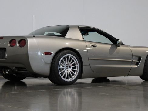 Used 1999 Chevrolet Corvette Coupe w/ Lighting Pkg RWD image 24