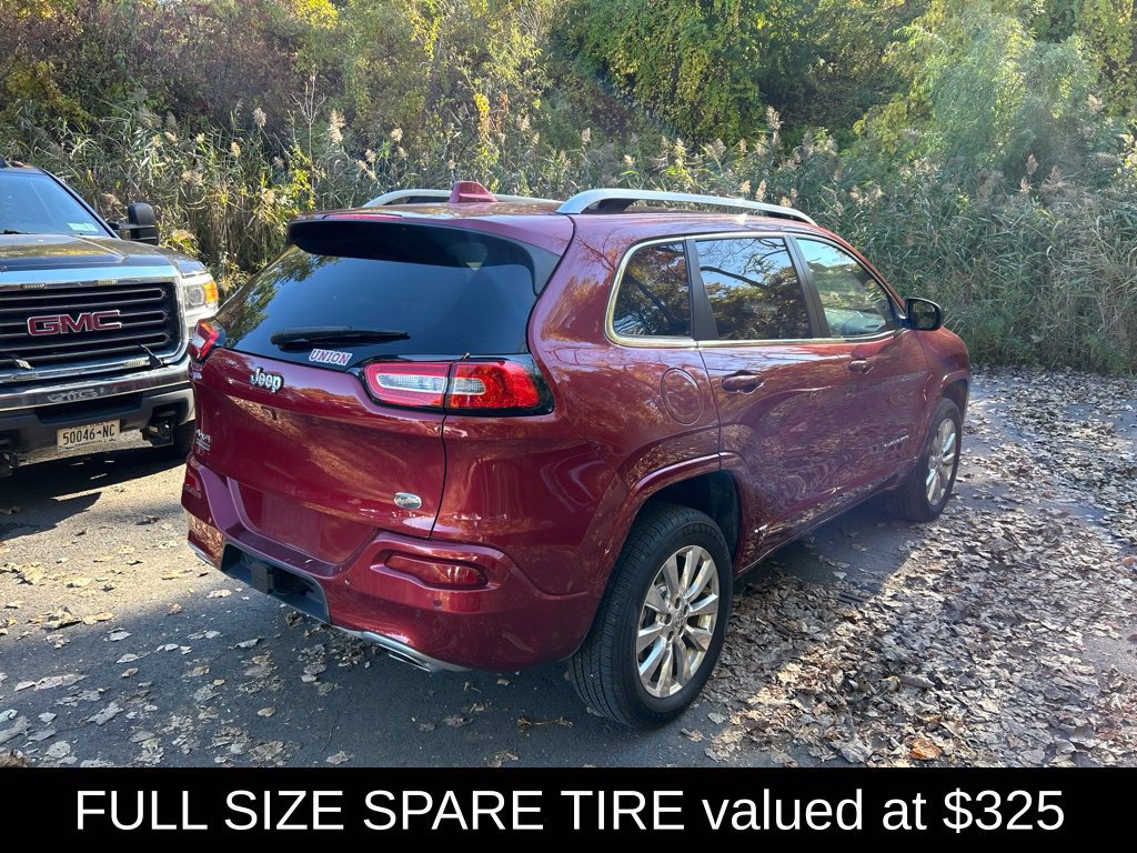 Used 2017 Jeep Cherokee Overland AWD/4WD image 3