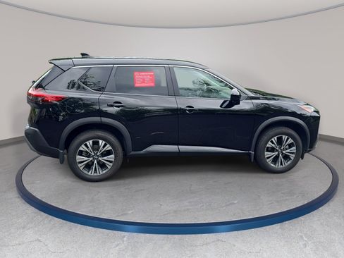 Used 2023 Nissan Rogue SV FWD image 4