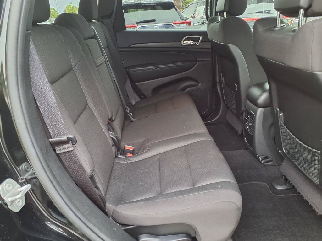 Used 2022 Jeep Grand Cherokee Laredo E RWD image 16