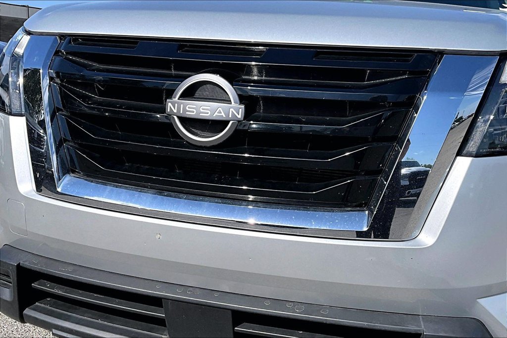 Used 2025 Nissan Pathfinder SV FWD image 37