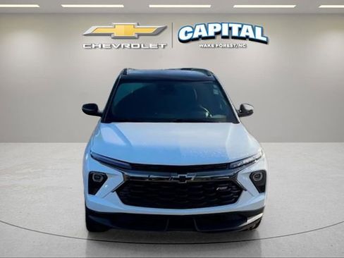 Used 2024 Chevrolet TrailBlazer RS w/ Driver Confidence Package FWD image 2