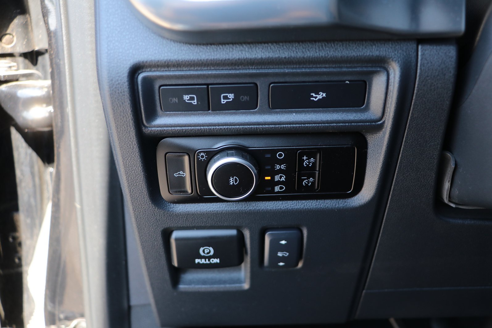 Used 2023 Ford F150 Lariat w/ Equipment Group 502A High AWD/4WD image 11