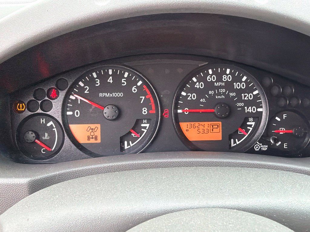 Used 2010 Nissan Frontier SE AWD/4WD image 5