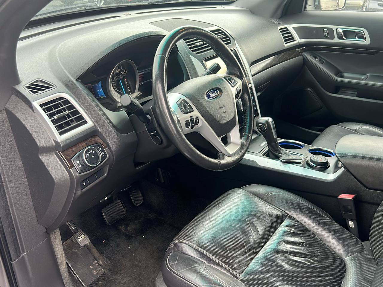 Used 2014 Ford Explorer Limited w/ Equipment Group 301A AWD/4WD image 19