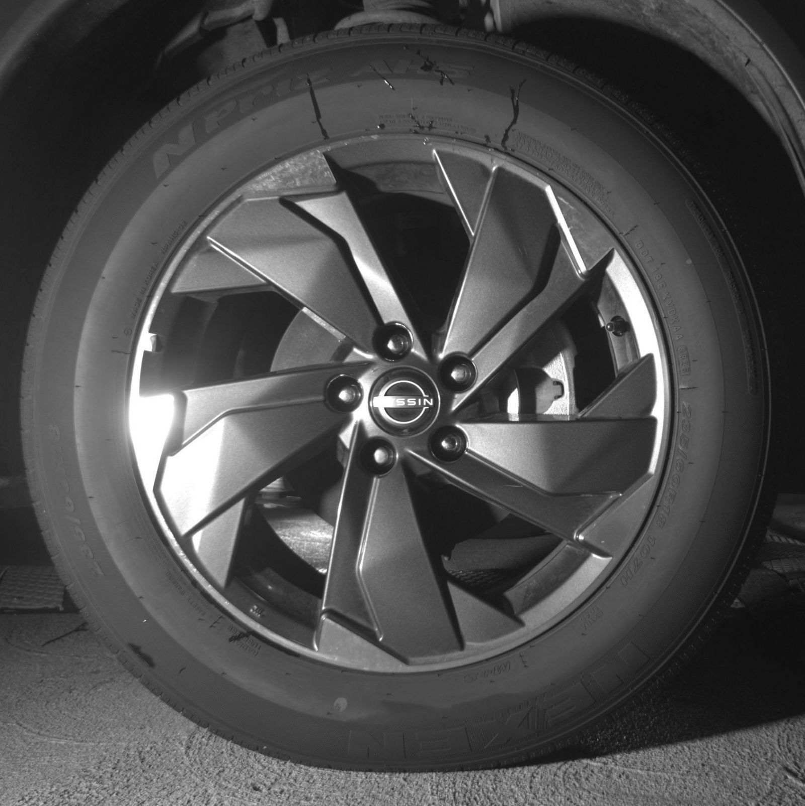 Used 2025 Nissan Rogue SV FWD image 15