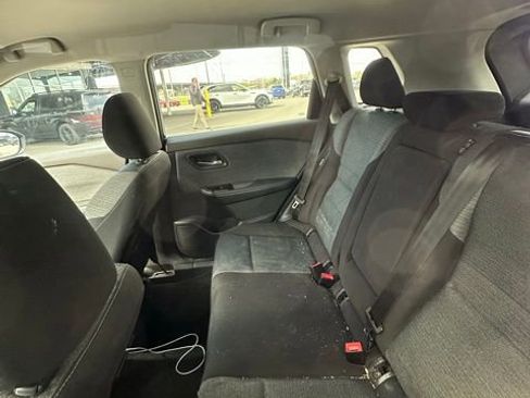 Used 2021 Nissan Rogue SV image 7