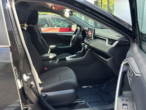 Used 2024 Toyota RAV4 LE AWD/4WD image 13