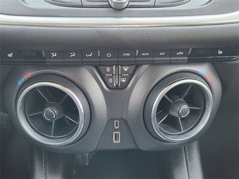 Used 2020 Chevrolet Blazer LT image 16