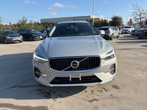 Certified 2023 Volvo XC60 B5 Core image 2