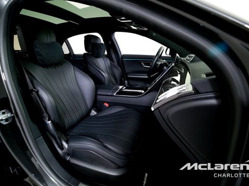 Used 2022 Mercedes-Benz S 580 4MATIC Sedan w/ AMG Line Package image 27