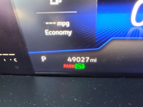 Used 2022 Volkswagen Taos SE image 31