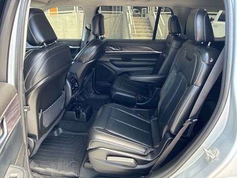 Used 2023 Jeep Grand Cherokee L Limited w/ Trailer Tow Group (B) AWD/4WD image 17