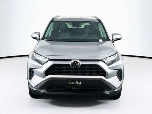 Used 2025 Toyota RAV4 XLE image 2