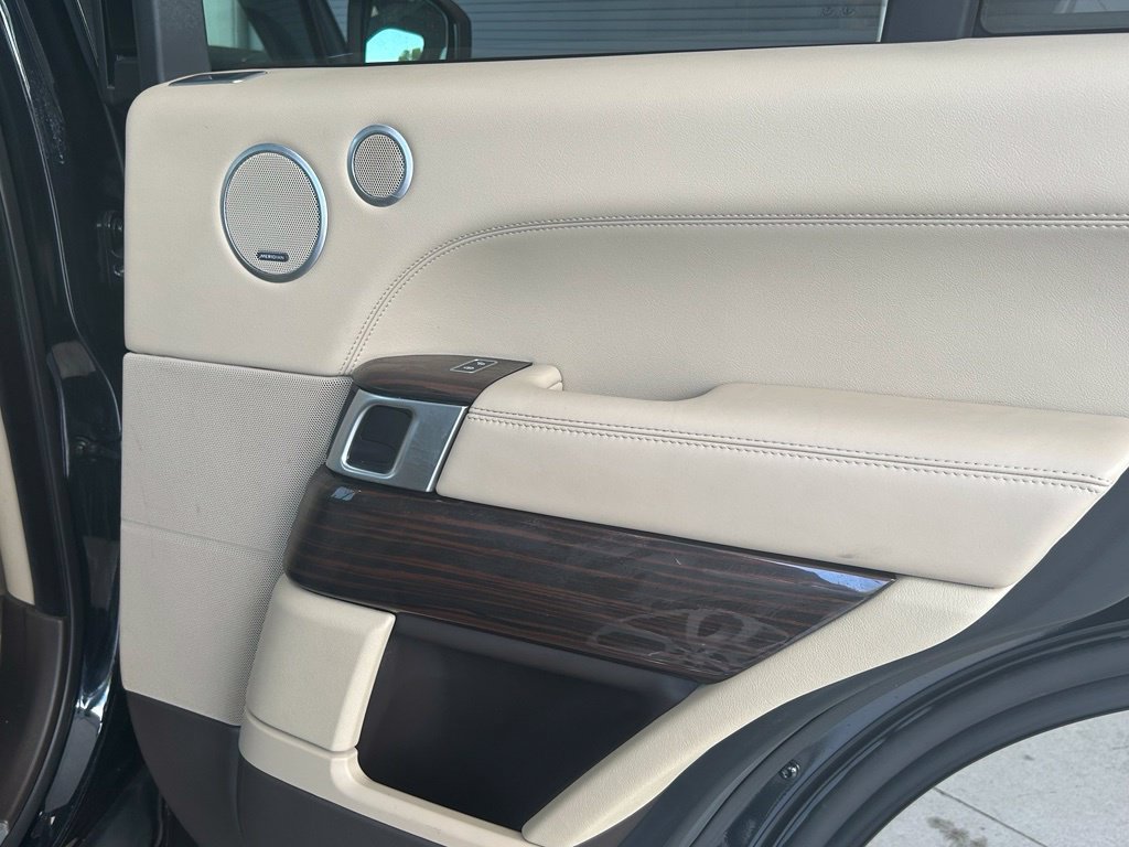 Used 2017 Land Rover Range Rover Supercharged AWD/4WD image 28