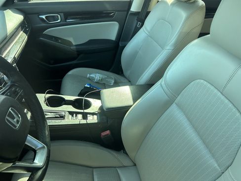 Used 2022 Honda Civic Touring image 10