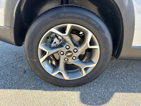 Certified 2025 Chevrolet Trax LT w/ LT Convenience Package image 17