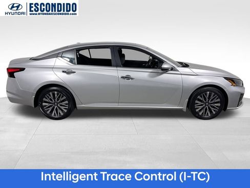 Used 2024 Nissan Altima 2.5 SV w/ SV Premium Package image 6