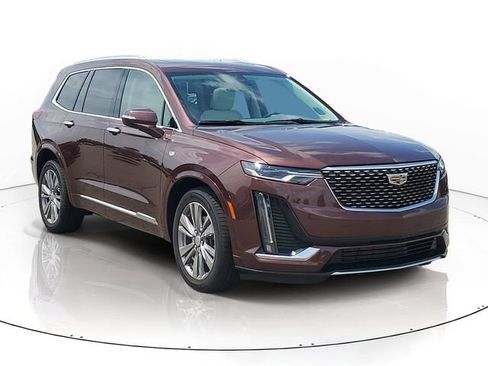Certified 2022 Cadillac XT6 Premium Luxury AWD/4WD image 2