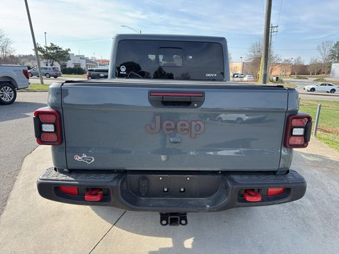 Used 2025 Jeep Gladiator Rubicon w/ Convenience Group image 6