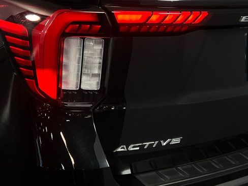 Used 2025 Ford Explorer Active image 10