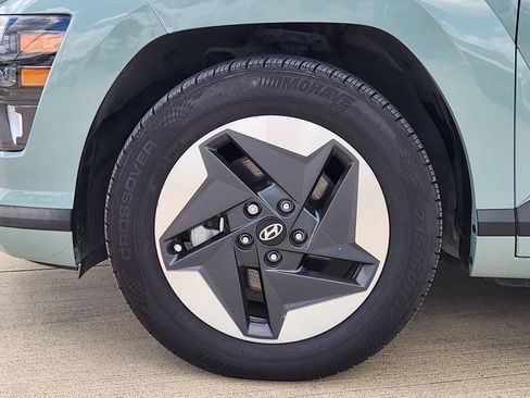 Used 2024 Hyundai Kona SE FWD image 12