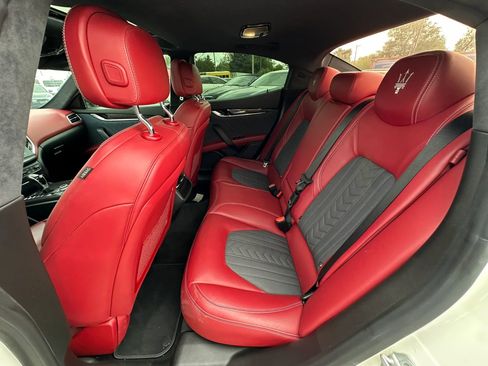 Used 2018 Maserati Ghibli S GranLusso RWD image 18