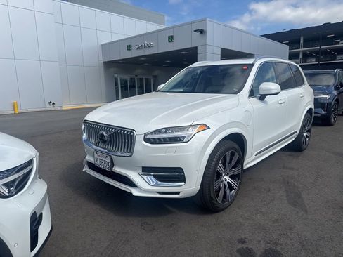Certified 2024 Volvo XC90 T8 Ultimate w/ Lounge Package image 10