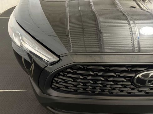 Certified 2022 Toyota Corolla Cross LE image 4