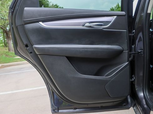 Used 2019 Cadillac XT5 Premium Luxury w/ Driver Assist Package FWD image 12