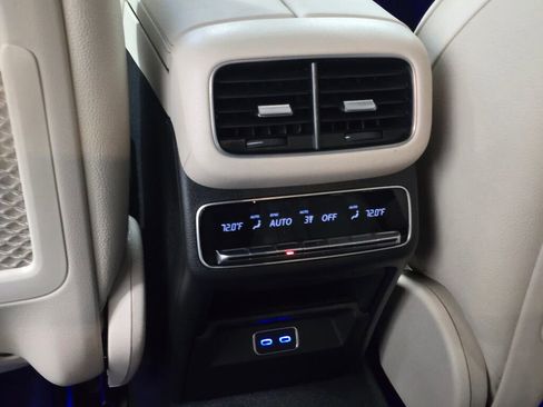 New 2026 Mercedes-Benz GLS 450 4MATIC image 18