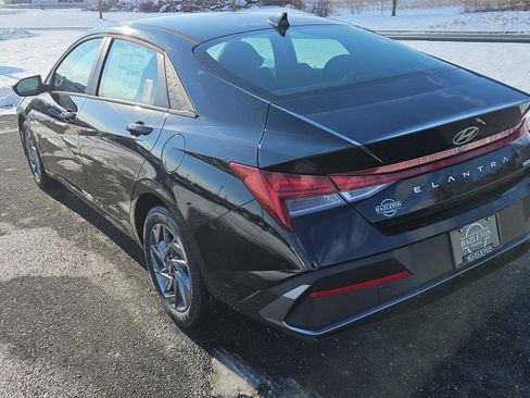 New 2026 Hyundai Elantra Blue image 5