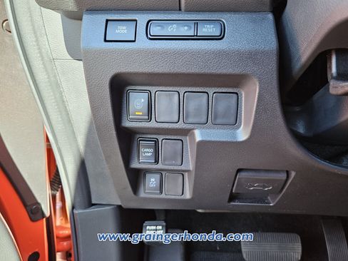 Used 2025 Nissan Frontier Pro-X image 22